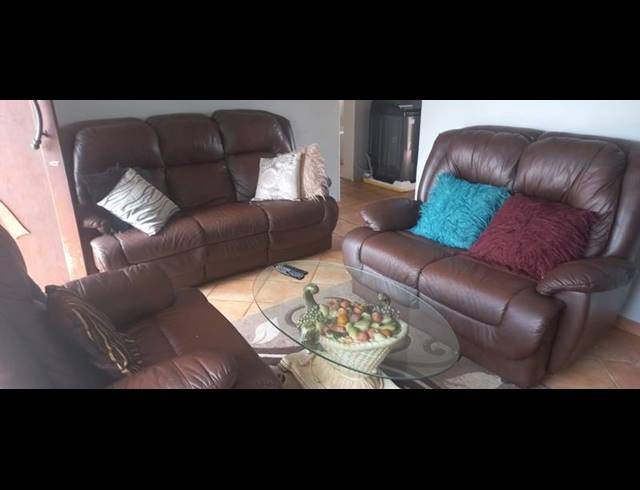 4 BEDROOM HOUSE FOR SALE IN THE ORCHARDS